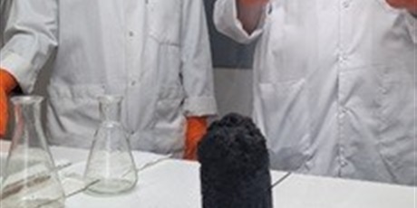 Powiększ grafikę: chemiczna-eksplozja-wiedzy-702202.jpg