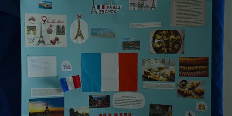 Powiększ grafikę: plakat z flagą Francji i zdjęciami z tego kraju
