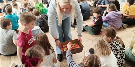 Powiększ grafikę: odblaskowa-szkola-656106.jpg