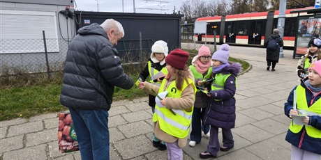 Powiększ grafikę: odblaskowa-szkola-656108.jpg