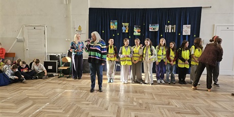 Powiększ grafikę: odblaskowa-szkola-656113.jpg