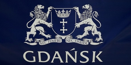 Powiększ grafikę: lwy trzymające herb Gdańska, pod nimi napis Gdańsk